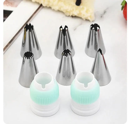 15-piece set of stainless steel decoration nozzles set with plastic scraper for cake and cookie decoration 